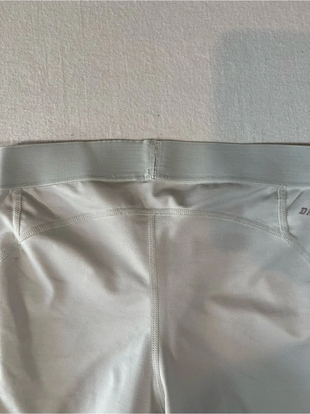 Nike Pro Dri-Fit Women’s Compression Light Gray Athletic Shorts Size Small